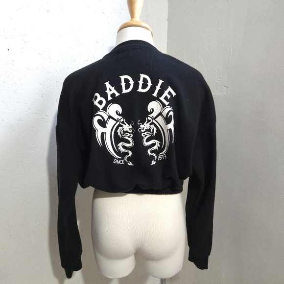 Street wear society | Black Women's cropped Sweater baddie text - Picture 5 of 10